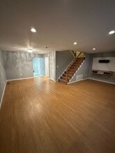 942 Thomas Ave in North Brunswick, NJ - Building Photo - Building Photo