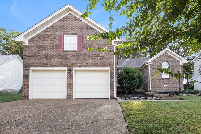 property at 3724 Belle Oaks Dr