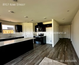 8917 Kemi St in Bakersfield, CA - Building Photo - Building Photo