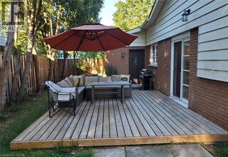 350 Oakwood Dr in Burlington, ON - Building Photo - Building Photo