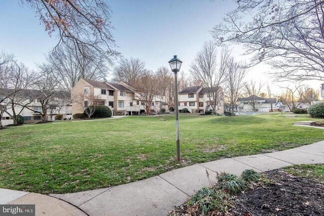 property at 2618 Glengyle Dr