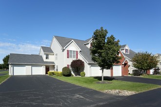 StoneGate Apartment Homes in Williamsville, NY - Building Photo - Building Photo