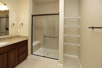 Highlands at Red Hawk in Castle Rock, CO - Foto de edificio - Interior Photo