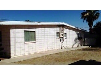 6318-6340 N 27th Ave in Phoenix, AZ - Building Photo