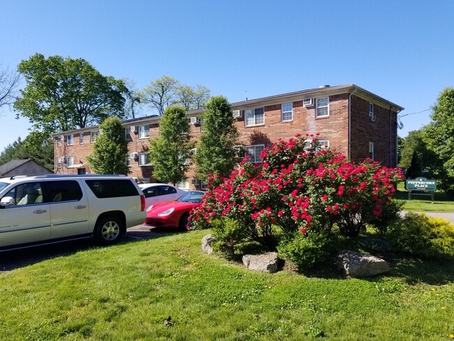 10302 Eastview Ave, Unit 1 BR Apartment