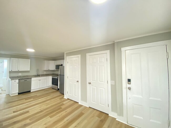 241 S Main St in Newmarket, NH - Building Photo - Building Photo