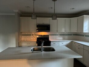 3494 Maryvale Dr in Decatur, GA - Foto de edificio - Building Photo