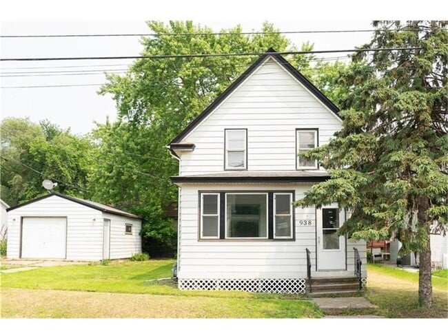 property at 938 N Cypress St