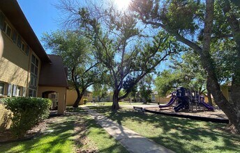 614 Bavarian Dr in New Braunfels, TX - Building Photo - Building Photo