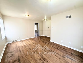 512 SW 14th St in Topeka, KS - Building Photo - Building Photo