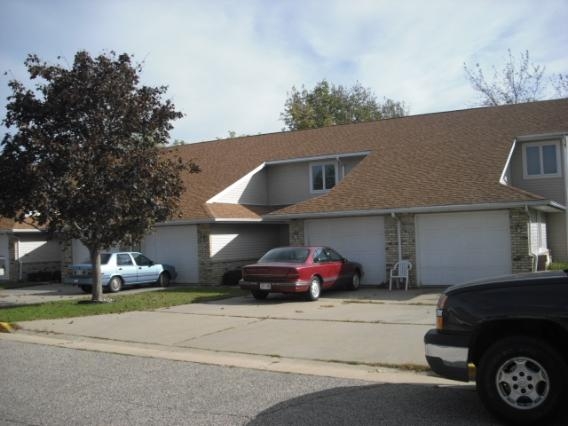 1126 11th St in Baraboo, WI - Foto de edificio