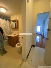 1114 Commonwealth Ave, Unit 2 in Boston, MA - Foto de edificio - Building Photo
