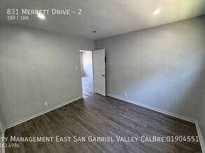 831 Merrett Dr in Pasadena, CA - Building Photo - Building Photo