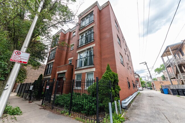 812 S Miller St-Unit -2S in Chicago, IL - Building Photo - Building Photo