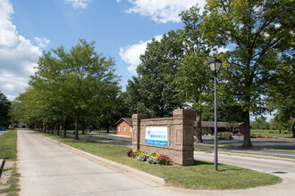 Highland Terrace Apartments in Terre Haute, IN - Building Photo - Building Photo