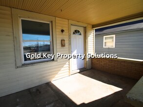 2408 Locust St in Anderson, IN - Building Photo - Building Photo