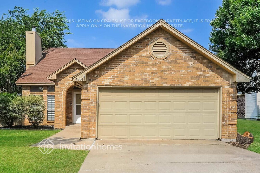 4901 St Thomas Pl in Fort Worth, TX - Foto de edificio