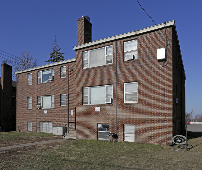 590 Snelling Ave S in St. Paul, MN - Building Photo - Building Photo