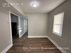 438 N 18th St-Unit -8 in Kansas City, KS - Foto de edificio - Building Photo