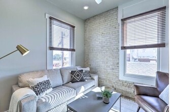 118-120-120 N LBJ Dr, Unit 202 in San Marcos, TX - Foto de edificio - Building Photo