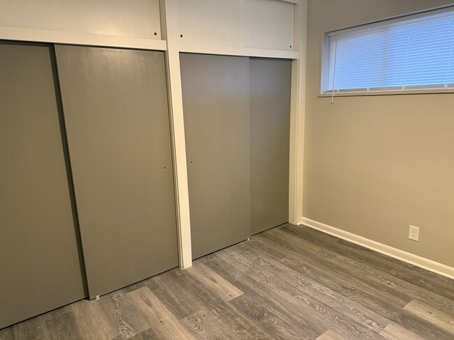 19044 Schoolcraft, Unit Apt 4 in Detroit, MI - Foto de edificio - Building Photo