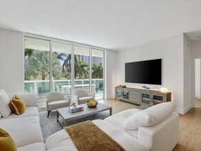 347 N New River Dr E, Unit 301 in Fort Lauderdale, FL - Building Photo - Building Photo