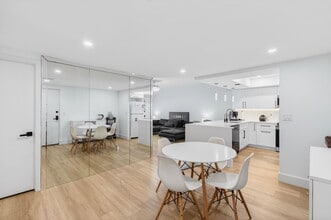 50 SW 3rd Ave in Boca Raton, FL - Foto de edificio - Building Photo