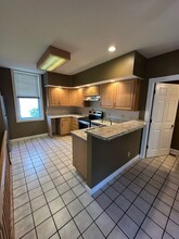 1235 Maine St in Quincy, IL - Building Photo - Building Photo