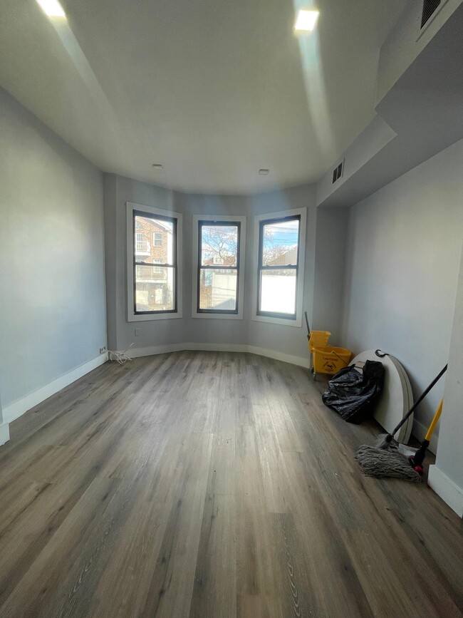 23 Grant Ave, Unit 3L in Jersey City, NJ - Building Photo - Building Photo