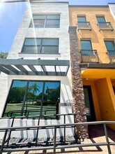 1405 N Dixie Hwy in Fort Lauderdale, FL - Building Photo - Building Photo