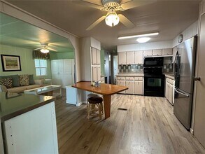 320 Desoto St in Nokomis, FL - Building Photo - Building Photo