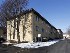 Greenway Apartments in Indianapolis, IN - Building Photo - Building Photo