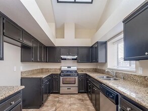 3316 Fiesta Ave in Bakersfield, CA - Building Photo - Building Photo