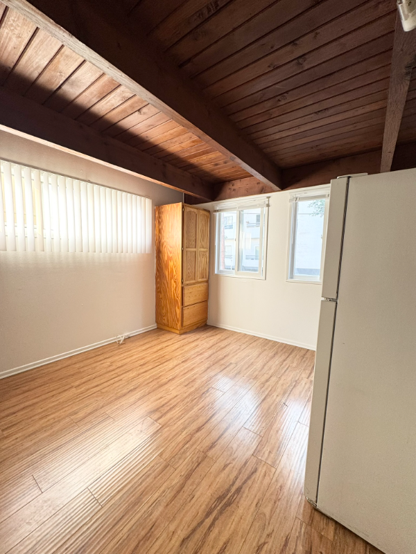 7036 Hawthorn Ave in Los Angeles, CA - Building Photo - Building Photo