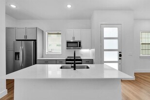 1310B Provident Dr in Little Elm, TX - Building Photo