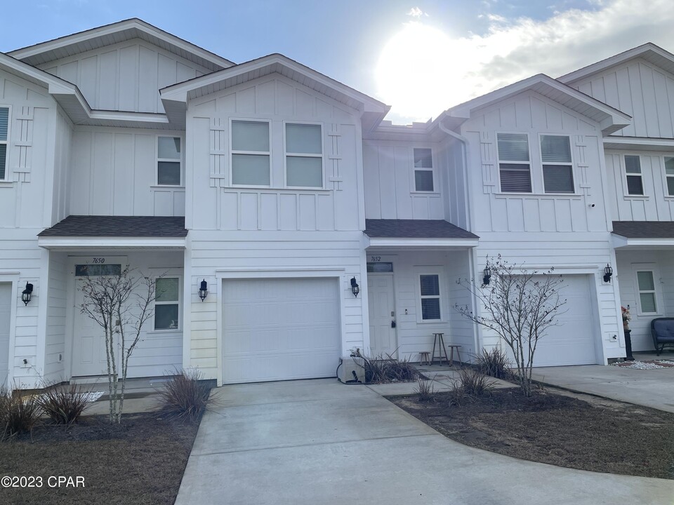 7652 Shadow Lake Dr in Panama City Beach, FL - Building Photo
