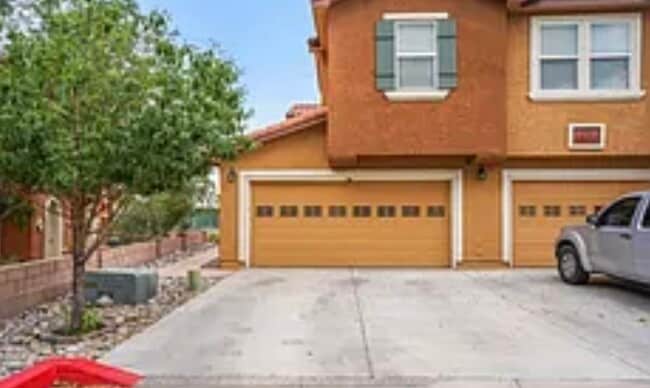 property at 601 Menaul Blvd NE
