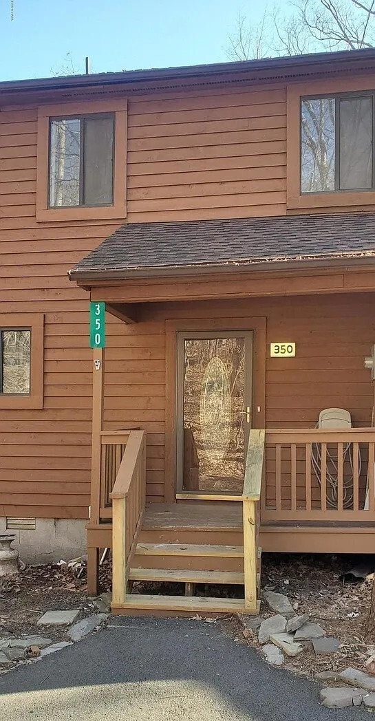 property at 350 Crewe Ct