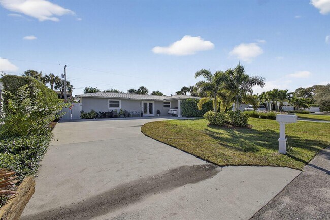 2388 S Wallen Dr in West Palm Beach, FL - Foto de edificio - Building Photo