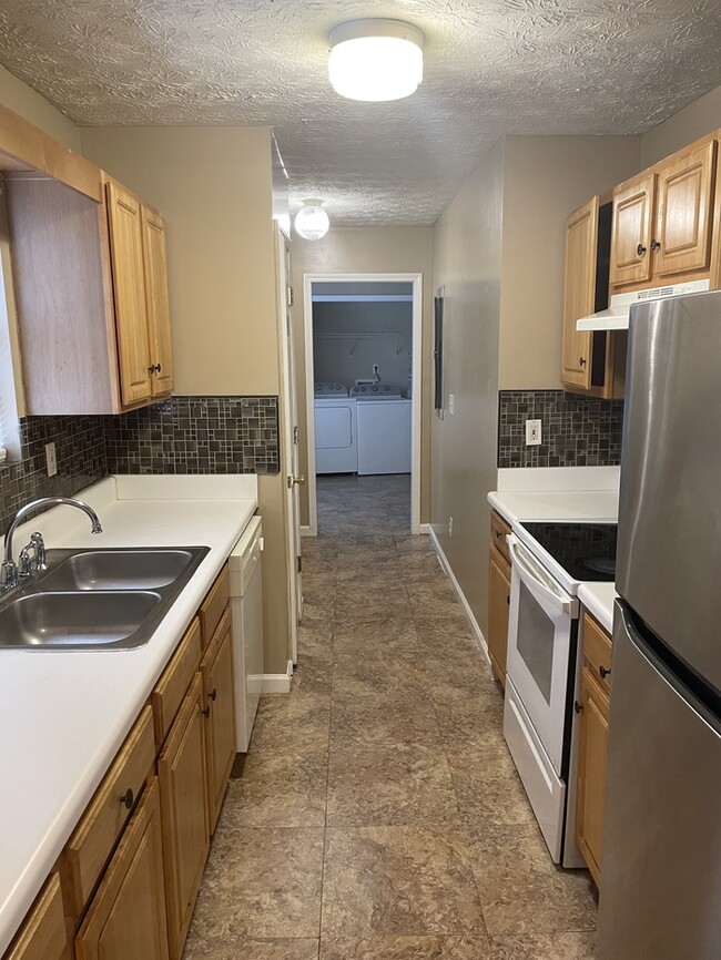 3017 Deerfield Way in Rex, GA - Building Photo - Building Photo