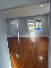 2211 Vailthorn Rd in Middle River, MD - Foto de edificio - Building Photo
