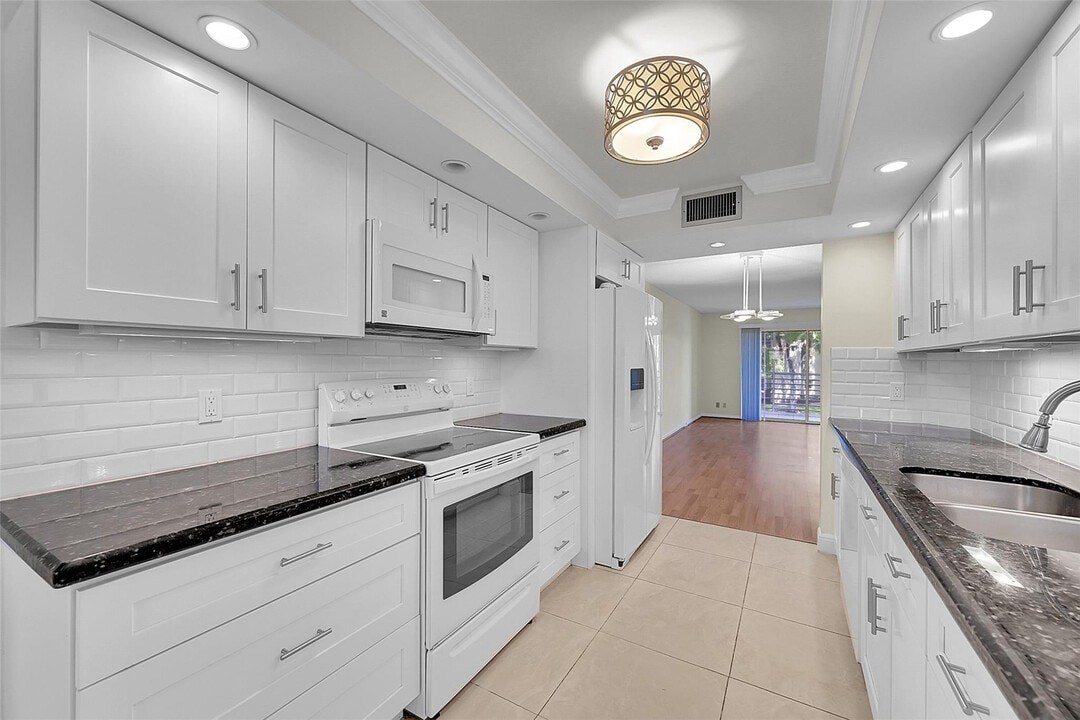 1802 Eleuthera Point in Coconut Creek, FL - Building Photo