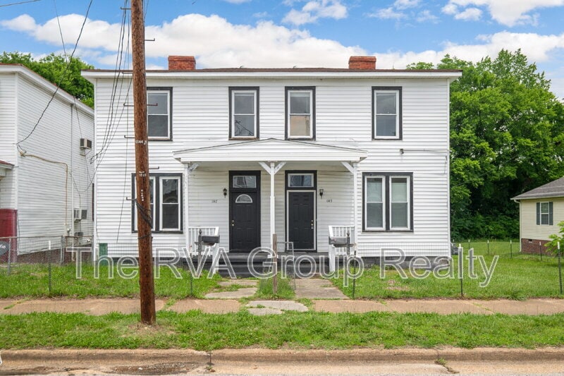 1145 Farmer St in Petersburg, VA - Building Photo