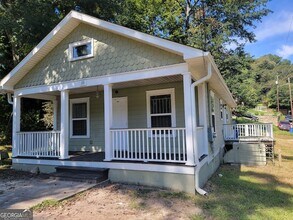 88 Holly Rd NW in Atlanta, GA - Building Photo - Building Photo