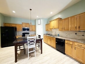 8663 Julia Marie Cir in Jacksonville, FL - Building Photo - Building Photo