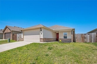 988 E Bunting St in Fayetteville, AR - Building Photo - Building Photo