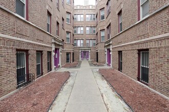 5952-58 W Superior Chicago, IL 60644 in Chicago, IL - Building Photo - Building Photo