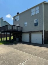 261 Rock Ridge Rd in Bethel Park, PA - Building Photo - Building Photo