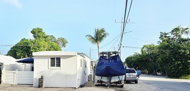 96 Avenue B in Key Largo, FL - Building Photo - Building Photo