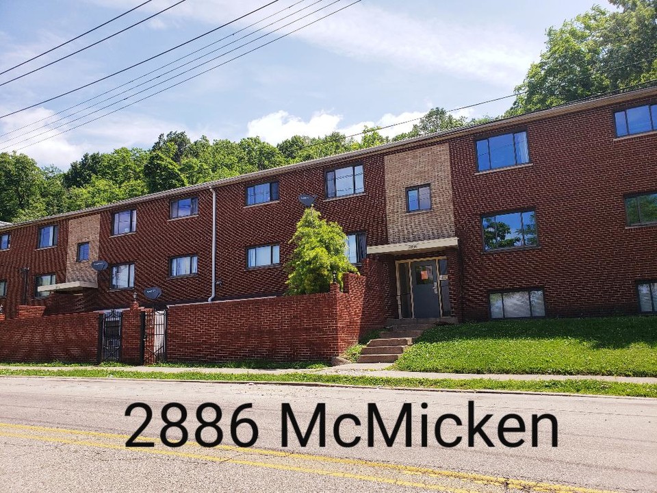 2886 W McMicken Ave in Cincinnati, OH - Building Photo